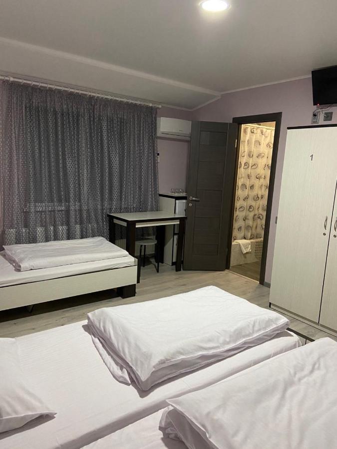 Guest House Max Khmelʼnytsʼkyy Buitenkant foto