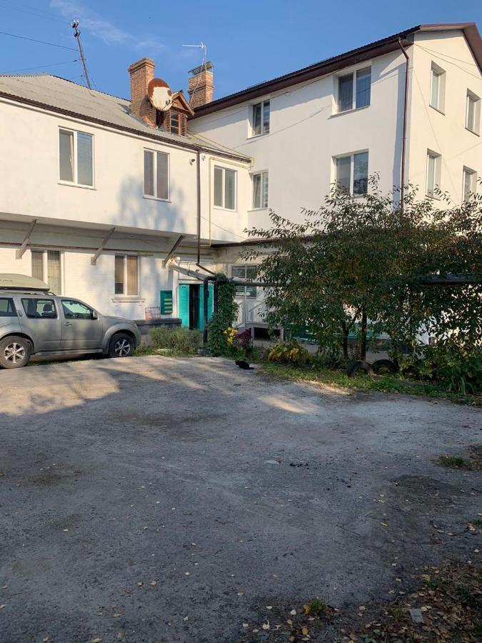 Guest House Max Khmelʼnytsʼkyy Buitenkant foto