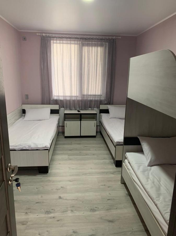 Guest House Max Khmelʼnytsʼkyy Buitenkant foto