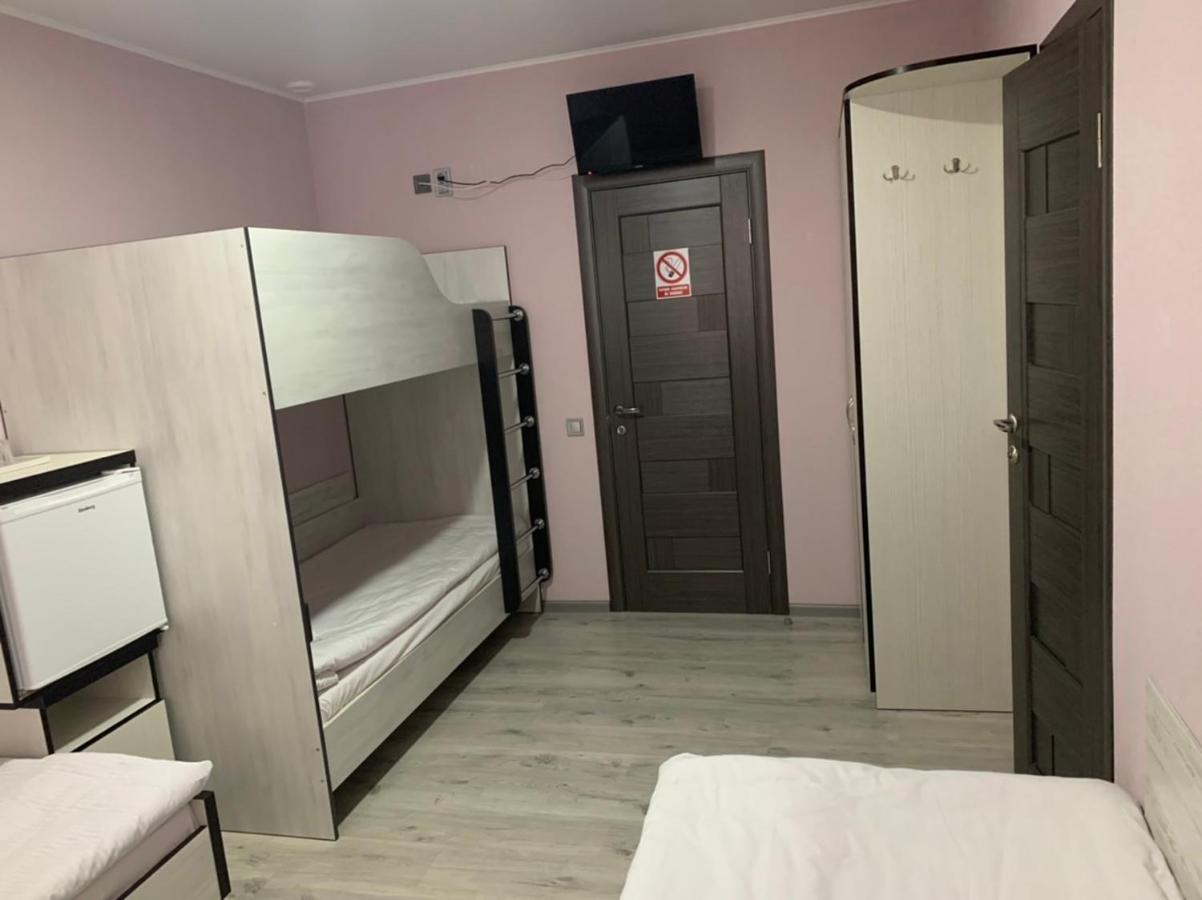 Guest House Max Khmelʼnytsʼkyy Buitenkant foto