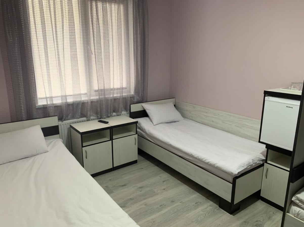 Guest House Max Khmelʼnytsʼkyy Buitenkant foto